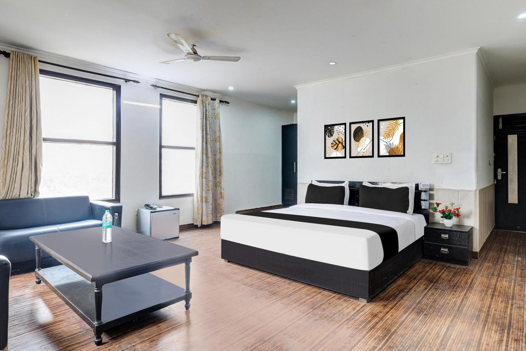 מלון Super Townhouse Sector 38 Gurgaon Near Medanta מראה חיצוני תמונה