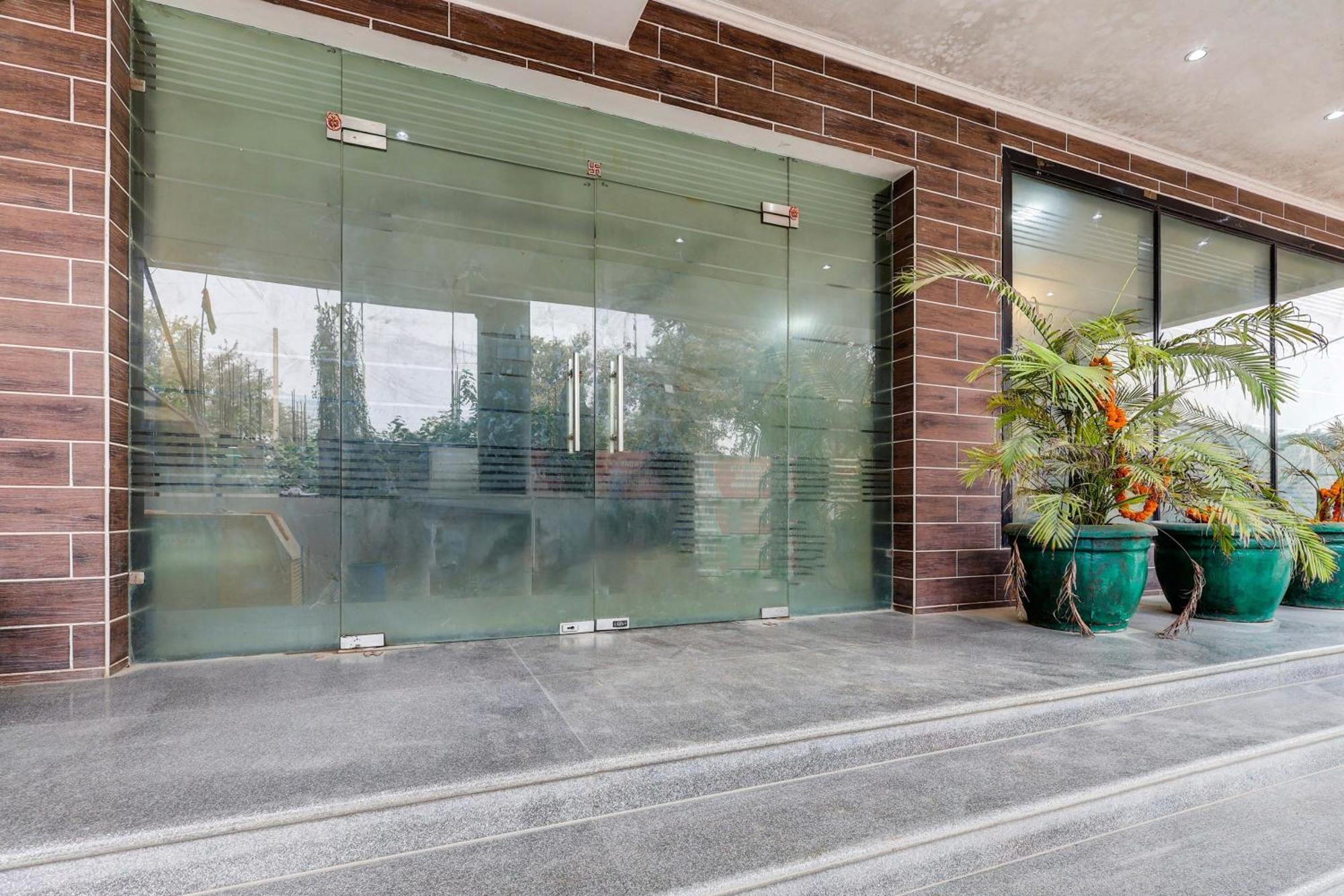 מלון Super Townhouse Sector 38 Gurgaon Near Medanta מראה חיצוני תמונה