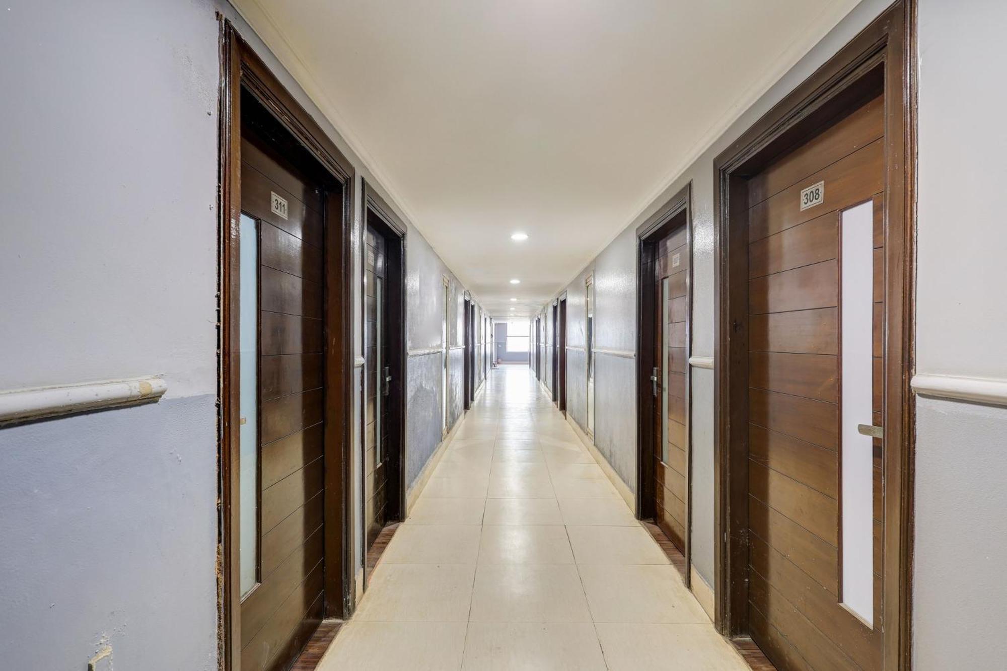 מלון Super Townhouse Sector 38 Gurgaon Near Medanta מראה חיצוני תמונה